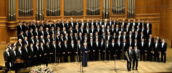 Мужской хор МИФИ на сцене Большого зала Московской консерватории